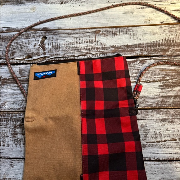 Kavu Red and Tan Crossbody Bag - Picture 6 of 7